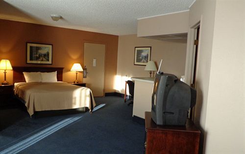 Sunflower Inn & Suites - Garden City Kültér fotó
