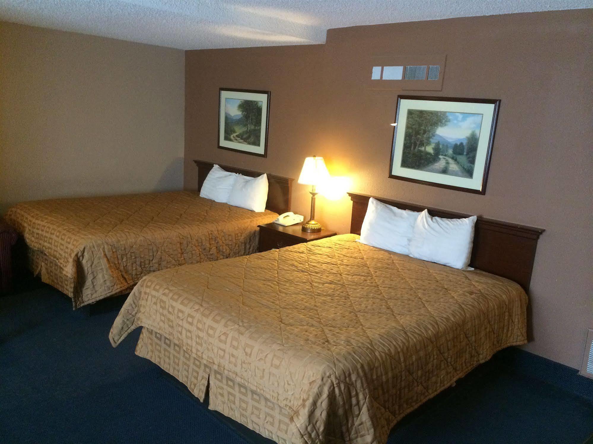 Sunflower Inn & Suites - Garden City Kültér fotó